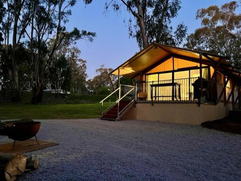 McLean Beach Holiday Park - Holiday Find 0