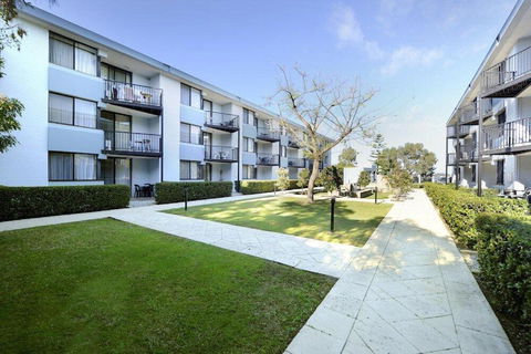 Melville Oasis - Holiday Find 0