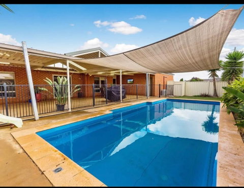 Modern Family Home With Pool - Holiday Find 0