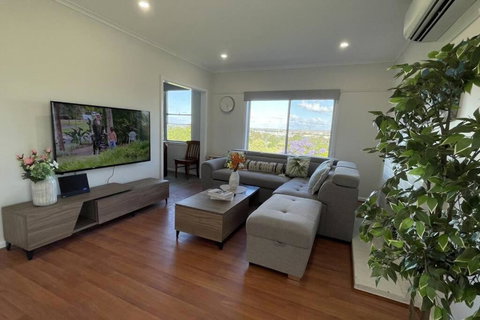 Morwell Pet Friendly 3BR Retreat Free Parking Netflix - Holiday Find 3