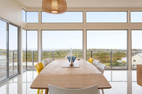 Neighbour Avenue Goolwa Beach - Wi-Fi & Linen Included - Holiday Find 0