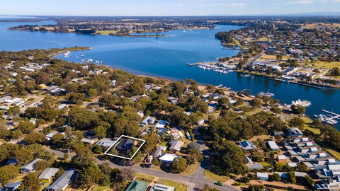 Neptune - Holiday Find 0