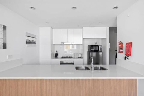 NEW 3BR Apt In Kingsgrove Sleeps 7 - Holiday Find 2
