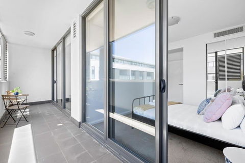 NEW 3BR Apt In Kingsgrove Sleeps 7 - Holiday Find 1