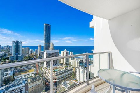 NEW Chevron Ocean Views Central Surfers. - Holiday Find 0