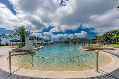 NEW! Gorgeous 2BR Apartment With Stunning Ocean Views! - Holiday Find 3