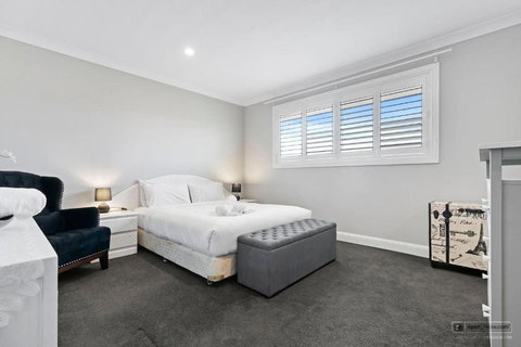 New Haven - Morning Sunrise Suite - Holiday Find 0