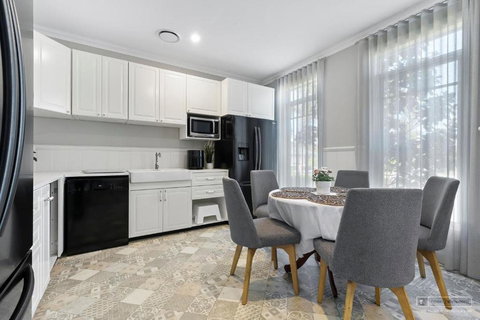 New Haven - Morning Sunrise Suite - Holiday Find 1