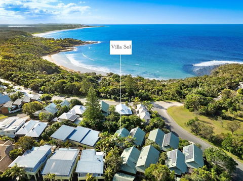 NEW Luxury Angourie Villa! Dream Location, WiFi ++ - Holiday Find 1