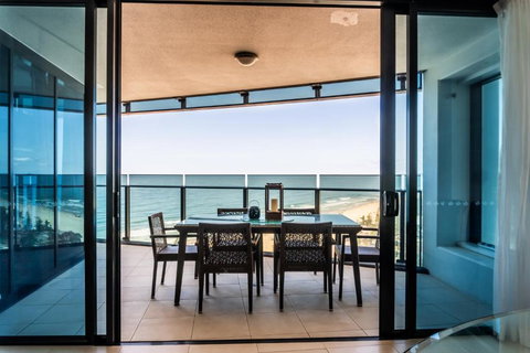 New Soul Luxe Retreat Surfers Paradise W Carpark - Holiday Find 2