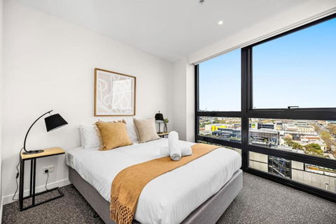 NEW Spectacular Views Southbank - Holiday Find 3