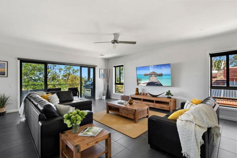 NEW - Sunrise Waters Holiday House - Holiday Find 2