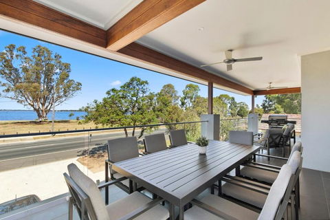 NEW - Sunrise Waters Holiday House - Holiday Find 0