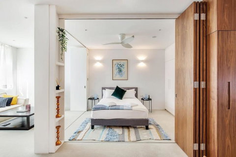 New York Warehouse Style In A Modern Passive House - Holiday Find 0