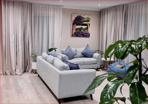 Newly Built Cozy Double Storey 3 Bed Room House At Prospect. - Holiday Find 3