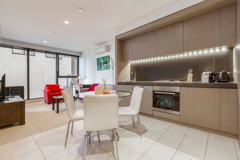 Nice 1 Bedroom Close To Albert Park Lake 02053 - Holiday Find 1