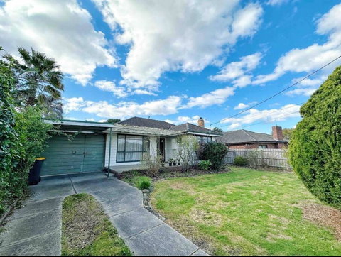 Nice 3 Bedroom House Mt Waverley - Holiday Find 0
