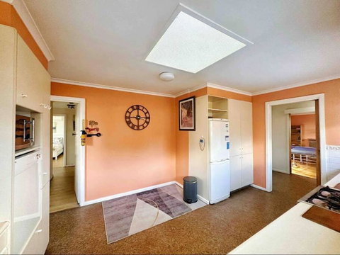 Nice 3 Bedroom House Mt Waverley - Holiday Find 1