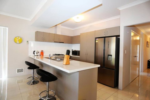 Nice And Neat House For Your Journey - Renovated - Holiday Find 3