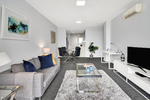 North Sydney Large Two Bedroom MIL2252402 - Holiday Find 0