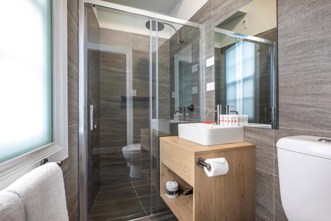 Nightcap At Pymble Hotel - Holiday Find 1