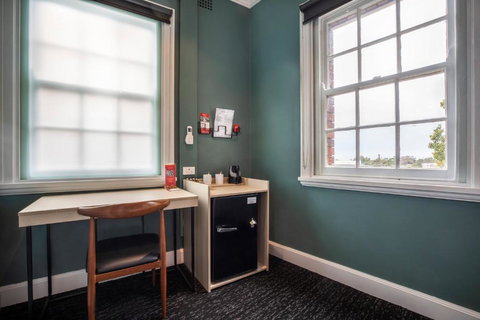 Nightcap At Pymble Hotel - Holiday Find 2