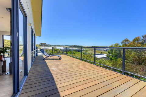 Ocean & Country Views, Spa, Pets Welcome, Fireplace - Your Ocean Oasis 10 Minutes To Phillip Island - Holiday Find 2
