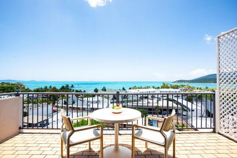 OCEAN VIEWS 10 - Holiday Find 0