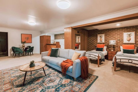 Olinda Sandstone Apartment 2 Bedroom Spa Bath - Holiday Find 3