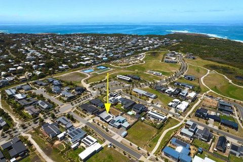 Opulence Cove - Holiday Find 2