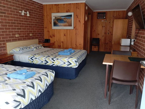 Orbost Country Road Motor Inn - Holiday Find 3