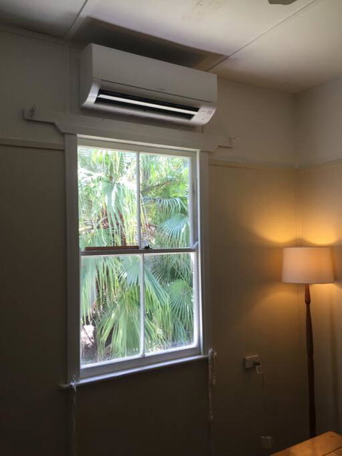 Original Surf Cottage In Heart Of Pottsville Beach - Holiday Find 3