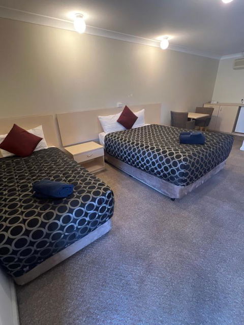 OVERLANDER MOTOR LODGE - Holiday Find 2