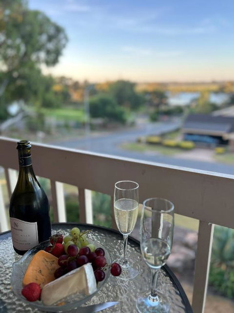 Pelican Retreat - Corporate / Tradie / Family - Holiday Find 3