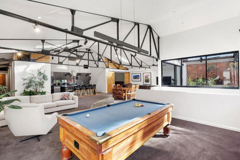 Platinum Precinct - The Penthouse - Holiday Find 1