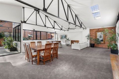 Platinum Precinct - The Penthouse - Holiday Find 2