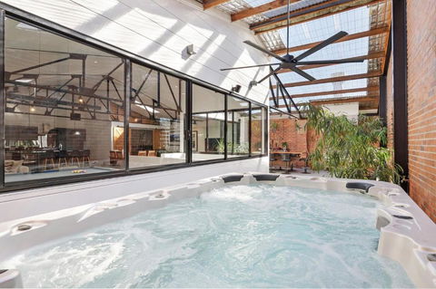 Platinum Precinct - The Penthouse - Holiday Find 0