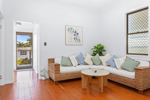 Perfect Cooee Bay Beach Getaway! - Holiday Find 0