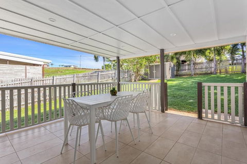 Perfect Cooee Bay Beach Getaway! - Holiday Find 2