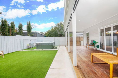 Perfect For Families And Groups - Large 5 Bedroom - Holiday Find 1