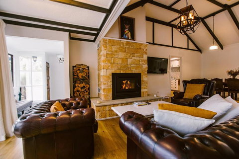 Pet-Friendly Highlands Home With Fireplace - Holiday Find 0