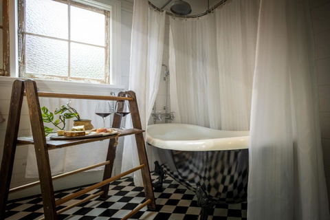 Pet-Friendly Blue Mountains Cottage With Indoor Fireplace - Holiday Find 1