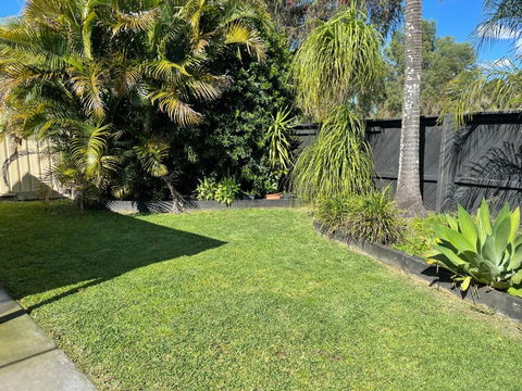 Pets Welcome Central And Convenient - Holiday Find 0