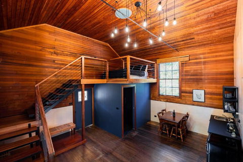 Pilgrim Blue, Derby - Two Charming Apartments In The Heart Of Derby - Holiday Find 1