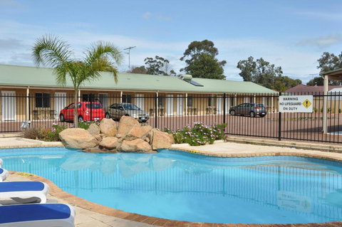 Pinjarra Resort - Holiday Find 1