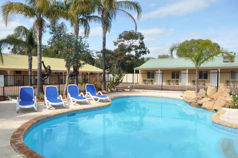 Pinjarra Resort - Holiday Find 0