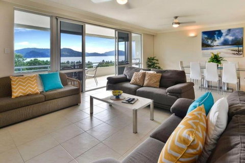Poinciana Lodges - Ocean Views - Holiday Find 2
