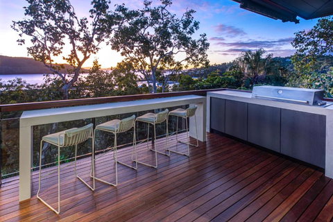 Point Blue On Hamilton Island By HIHA - Holiday Find 2