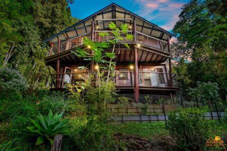 Pole Home In Paradise @ Kuranda - Holiday Find 0