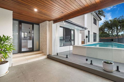 Pool House Hideaway - Holiday Find 0